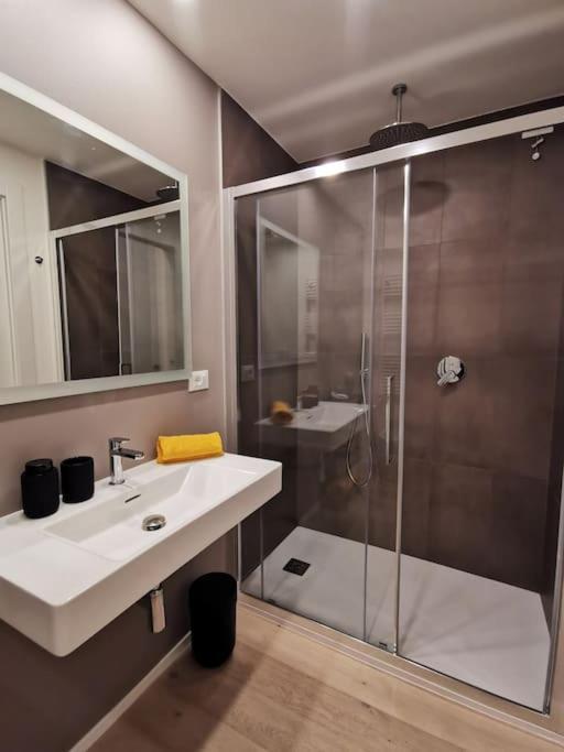 Апартаменты Navigli-Bocconi Spazio Luce Design Милан Экстерьер фото